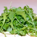 Rucola Salat mit Walnüssen und Feta